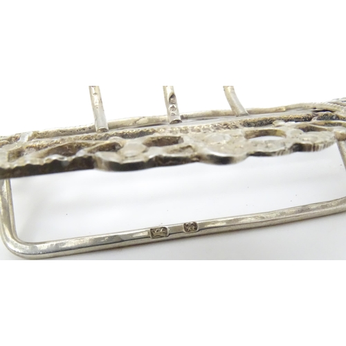 547 - A Victorian silver buckle with floral decoration, hallmarked London 1892, maker King & Son (J.K.H.K.... 