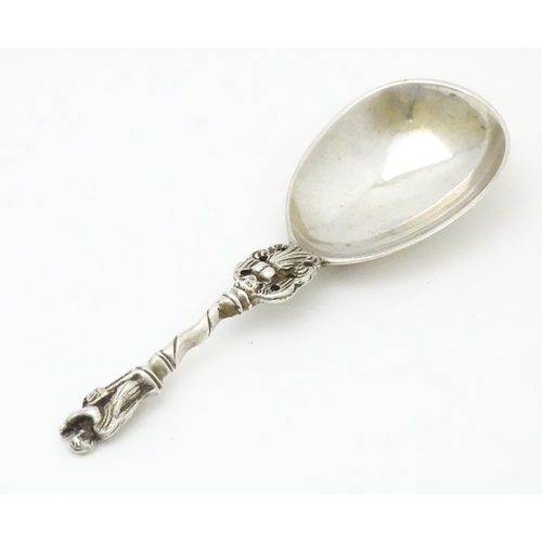 573 - A Victorian silver caddy spoon hallmarked London 1877, maker Henry Holland. Approx. 4