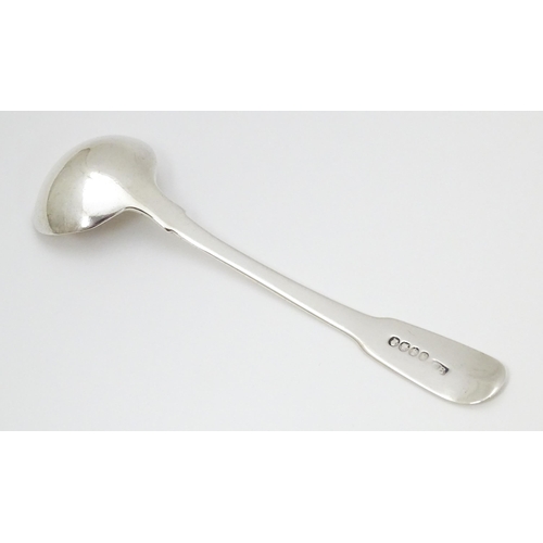 396 - A silver fiddle pattern salt spoon hallmarked Dublin 1821 maker IB possibly James Brady. Approx 4