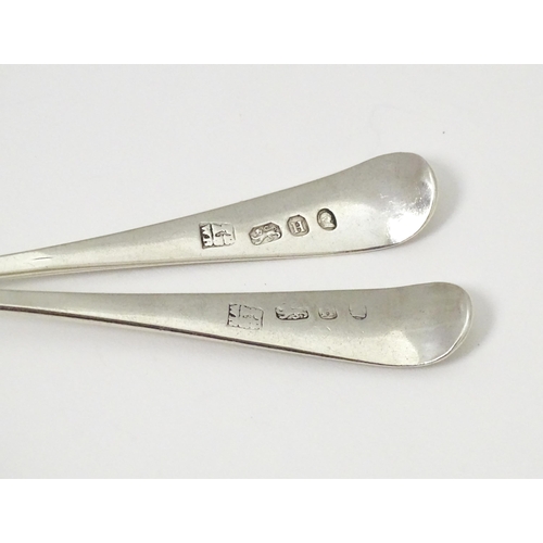 406 - A pair of silver teaspoons, hallmarked London 1803 maker Peter Ann & William Bateman. Approx 4 3/4