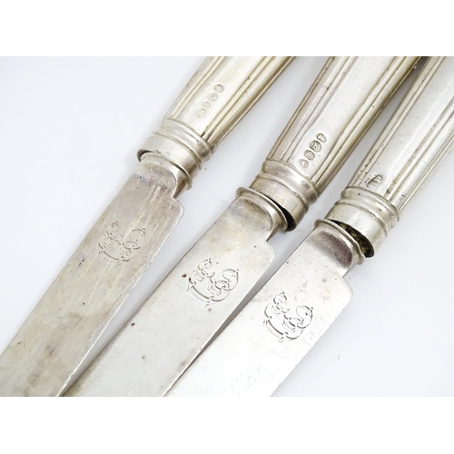 617 - Assorted 19thC silver handled knives to include William IV examples hallmarked London 1842, Victoria... 