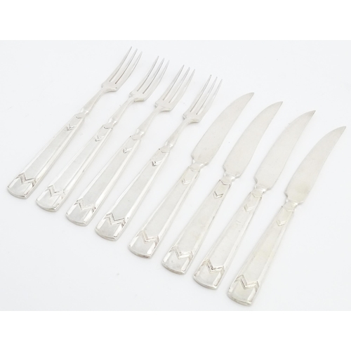 621 - A quantity of assorted silver plate cutlery / flatware to include forks, knives, pickle forks, sardi... 