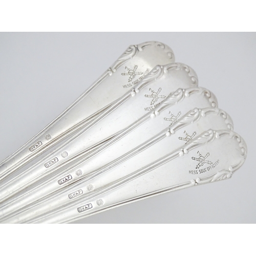 622 - A quantity of assorted silver plate cutlery / flatware to include assorted spoons, serving spoons, e... 