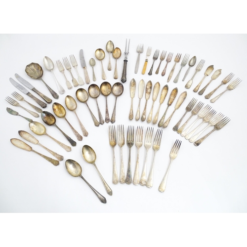 624 - A quantity of silver plate flatware / cutlery to include spoons, forks, fish eaters, etc.