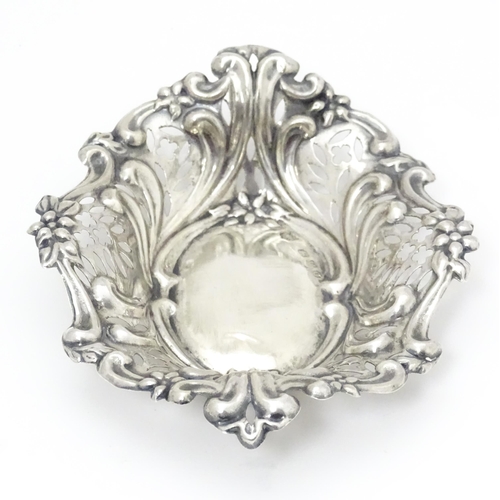 410 - A Victorian silver bonbon dish with pierced decoration hallmarked Chester 1897 maker George Nathan &... 