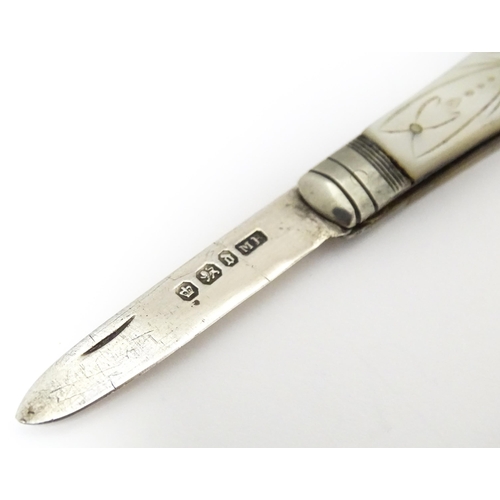 411 - A Victorian silver folding fruit knife with mother of pearl handle, hallmarked Sheffield 1896 maker ... 