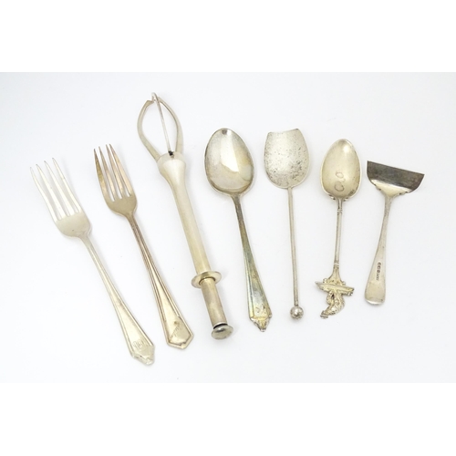 415 - Assorted silver items to include a preserve spoon hallmarked Birmingham 1907, maker Thomas Latham & ... 