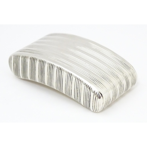 417 - A Geo III silver snuff box of shaped form with banded detail and gilded interior, hallmarked Birming... 