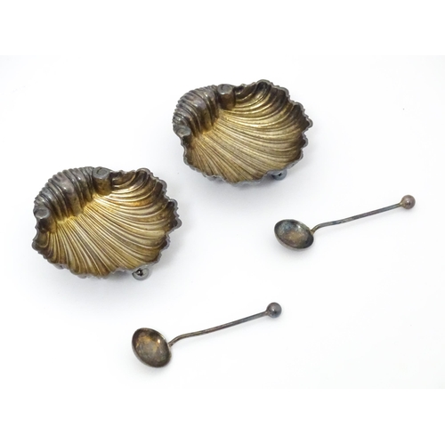 442 - A cased pair of silver salts of scallop shell form, and a pair of silver salt spoons hallmarked Birm... 