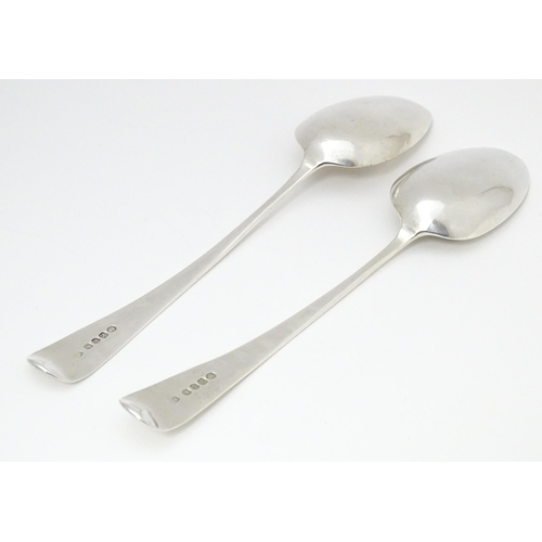 480 - A pair of Geo III silver serving spoons, hallmarked London 1808, maker Thomas Hayter. Approx. 8 3/4