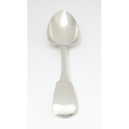 495 - A Geo III silver Fiddle pattern serving spoon, hallmarked Exeter 1825, maker Joseph Hicks. Approx. 9... 