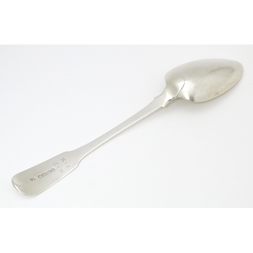 495 - A Geo III silver Fiddle pattern serving spoon, hallmarked Exeter 1825, maker Joseph Hicks. Approx. 9... 