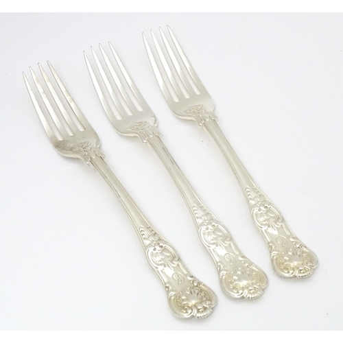 496 - Three William IV silver Kings pattern dessert forks hallmarked London 1834. Approx. 7