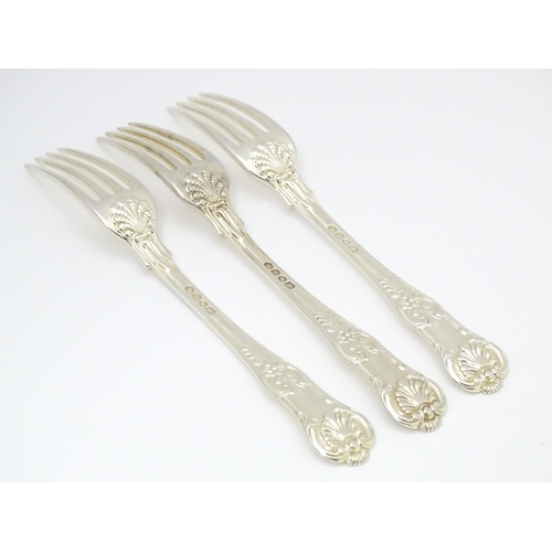 496 - Three William IV silver Kings pattern dessert forks hallmarked London 1834. Approx. 7