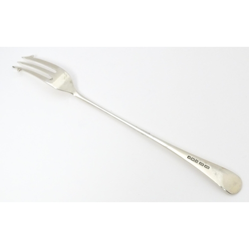 510 - A silver pickle fork, hallmarked Sheffield 1916, maker Joseph Rodgers & Sons. Approx. 7