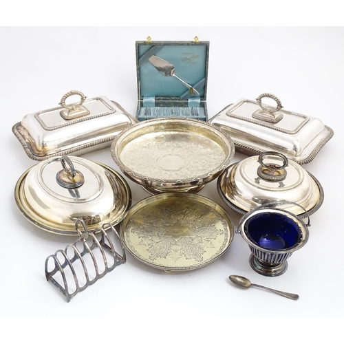 629 - A quantity of 19thC and later silver plated wares to include toast rack, entree dishes, cake forks, ... 