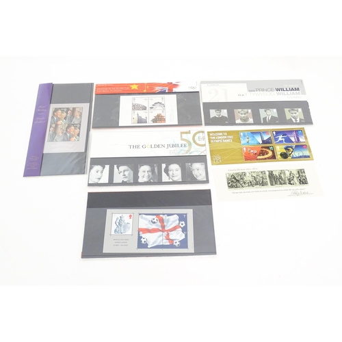 2000 - A 'Cromwell World's Stamp Album', containing a quantity of British and worldwide postage stamps, tog... 