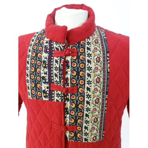 81 - Vintage fashion / clothing: A Chinese style quilted jacket with faux fur lining, bust measures 40