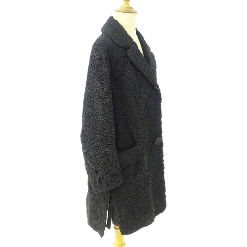 82 - Vintage fashion / clothing: A beaver lamb / mouton fur style coat, button fastening to the front, bu... 