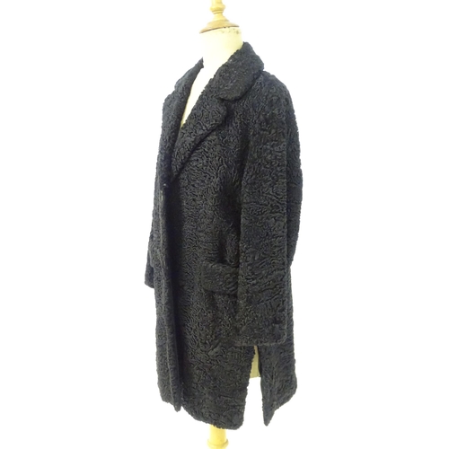 82 - Vintage fashion / clothing: A beaver lamb / mouton fur style coat, button fastening to the front, bu... 