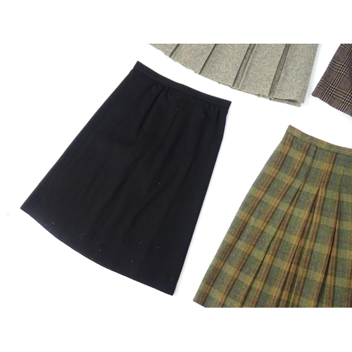 83 - Vintage fashion / clothing: 5 ladies skirts in UK size 16, to include an Eastex pleated skirt, 2 Jae... 