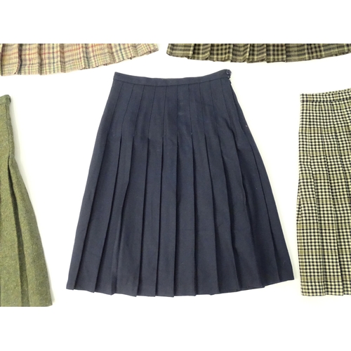 86 - Vintage fashion / clothing: 5 ladies skirts in UK size 16, from Pitlochry of Scotland / Shetland, wa... 