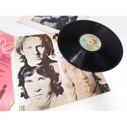 386 - Vinyl records : three 33rpm LPs, The Doors , comprising : Waiting for the Sun (gatefold, EXL4024 196... 