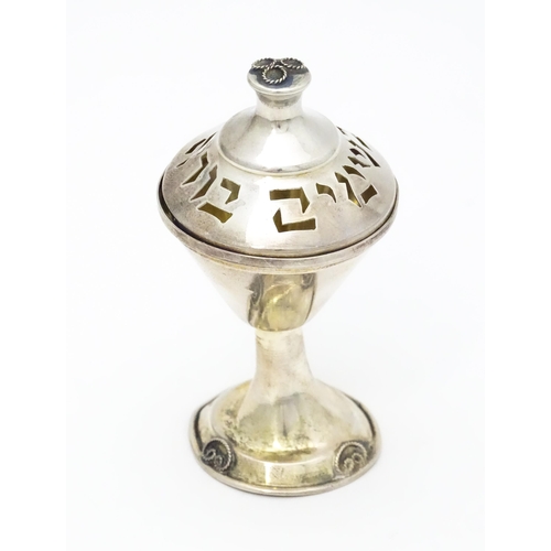 282 - Judaica: A silver pedestal spice box with Hebrew script to lid. Approx. 3 1/2