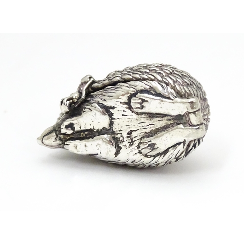 289 - A white metal novelty pill box modelled as a hedgehog. Approx. 1 1/2