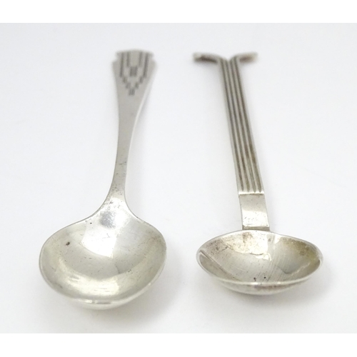 290 - Two Art Deco silver spoons one with engraved geometric decoration to handle , hallmarked Sheffield 1... 