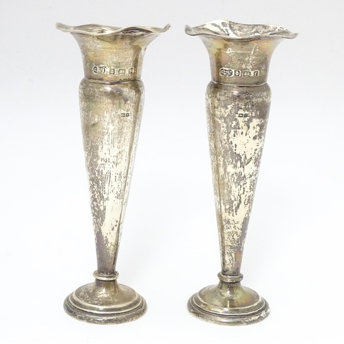 301 - A pair of silver bud vases hallmarked Birmingham 1905 maker Elkington & Co Ltd 5 3/4