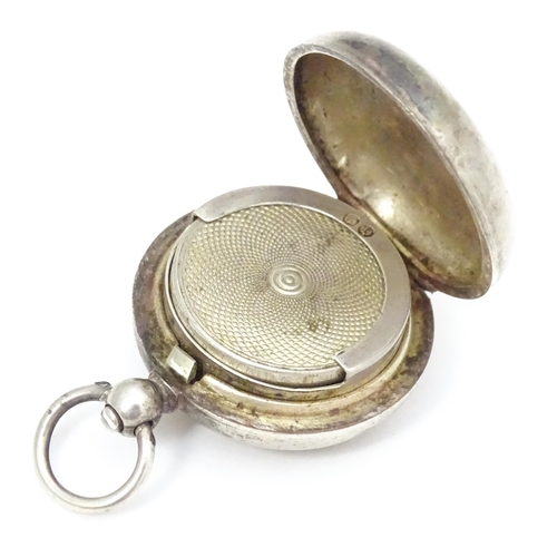 311 - A Victorian silver sovereign case hallmarked Chester 1887. Approx 1 /4