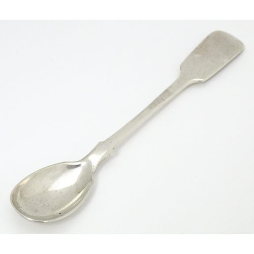 375 - A Victorian silver Fiddle pattern mustard spoon hallmarked London 1892, maker Josiah Williams & Co A... 