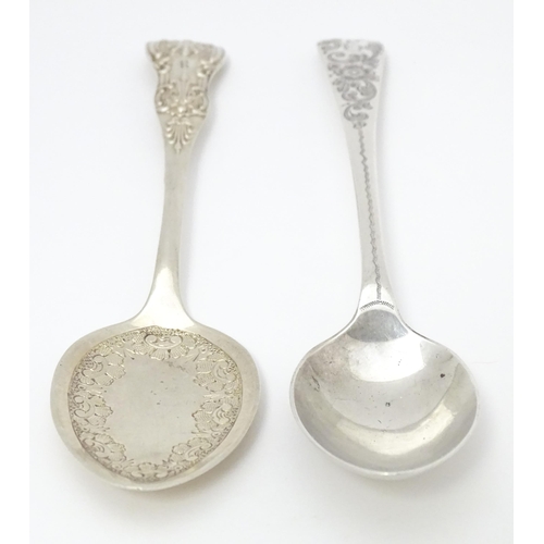 376 - A silver preserve spoon hallmarked Sheffield 1909 maker P Ashberry & Sons together with a silver tea... 