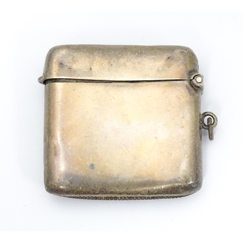 394 - A silver vesta case hallmarked Chester 1919 maker Walker & Hall. Approx. 2