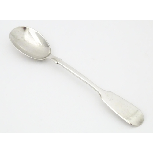 396 - A Victorian silver Fiddle pattern mustard spoon, hallmarked London 1844, maker Charles Boyton II. Ap... 