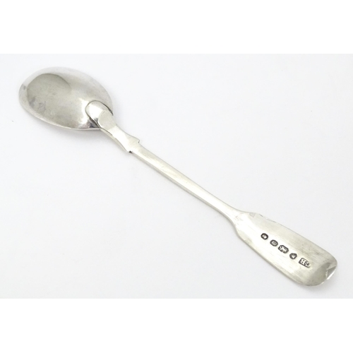 396 - A Victorian silver Fiddle pattern mustard spoon, hallmarked London 1844, maker Charles Boyton II. Ap... 