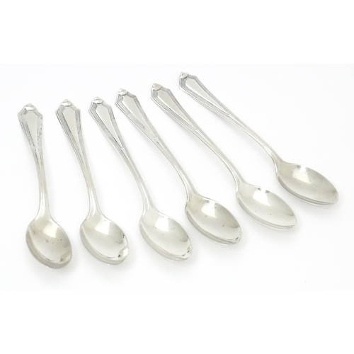 420 - A set of six silver teaspoons hallmarked Birmingham 1924, maker Docker & Burn Ltd. Approx. 4 1/2