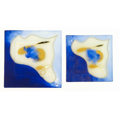 189 - Two studio glass plates of squared form with gilt abstract detail. Indistinctly signed lower right. ... 