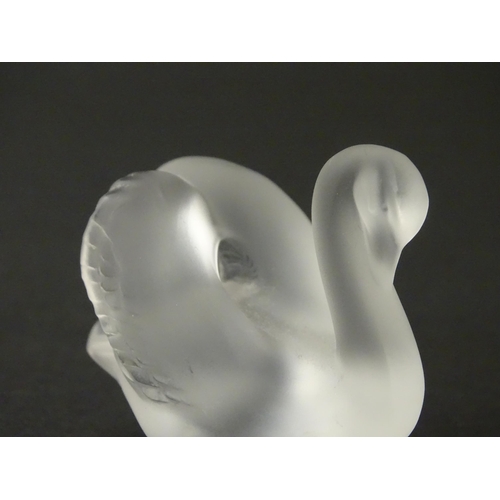 192 - A Lalique model of a swan. Approx 2