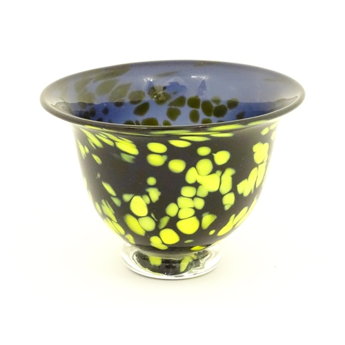 195 - A Welsh art glass bowl with mottled yellow detail. Signed under Laugharne. Approx 3 1/4