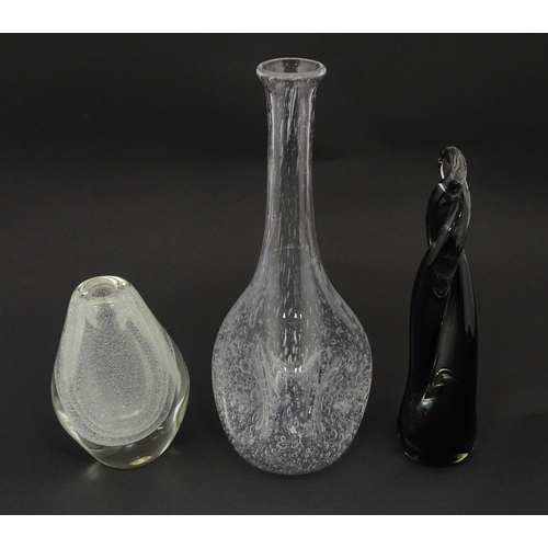 198 - Three items of studio / art glass, comprising a glass vase in the manner of Gunnel Nymen / Nuutajarv... 