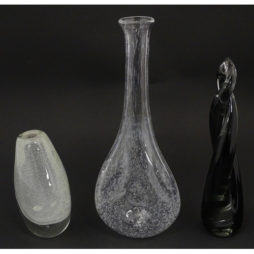 198 - Three items of studio / art glass, comprising a glass vase in the manner of Gunnel Nymen / Nuutajarv... 