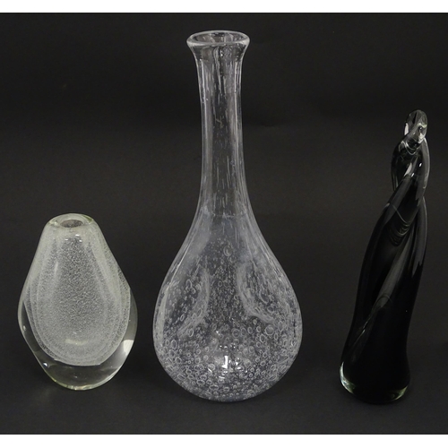 198 - Three items of studio / art glass, comprising a glass vase in the manner of Gunnel Nymen / Nuutajarv... 