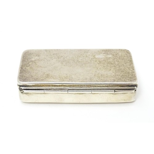 470 - A Geo V silver large vinaigrette / snuff box, the shaped lid opening to reveal pierced grille and gi... 