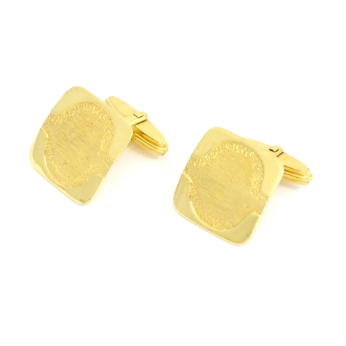 727 - A pair of 9ct gold gentleman's cufflinks (2)