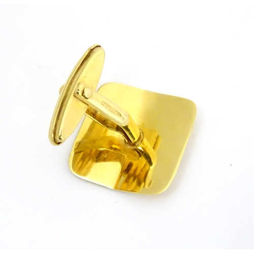 727 - A pair of 9ct gold gentleman's cufflinks (2)