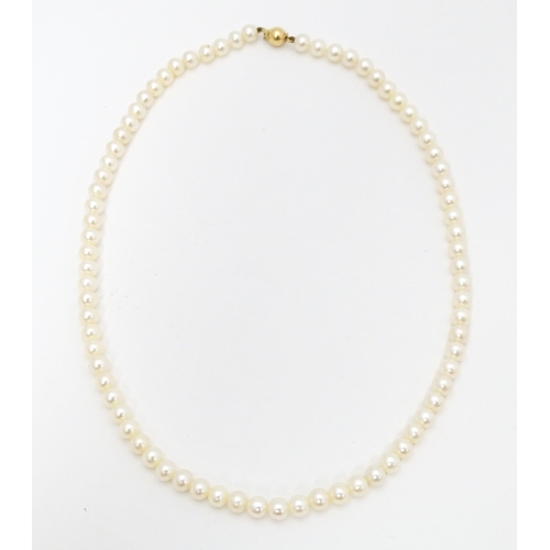 683 - A pearl necklace with 9ct gold clasp. Approx. 16