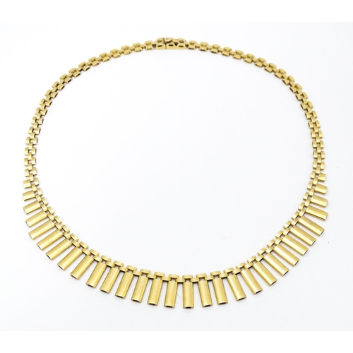 685 - A 9ct gold necklace formed as a Cleopatra collar. Approx 16