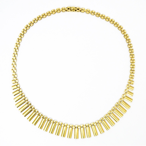 685 - A 9ct gold necklace formed as a Cleopatra collar. Approx 16